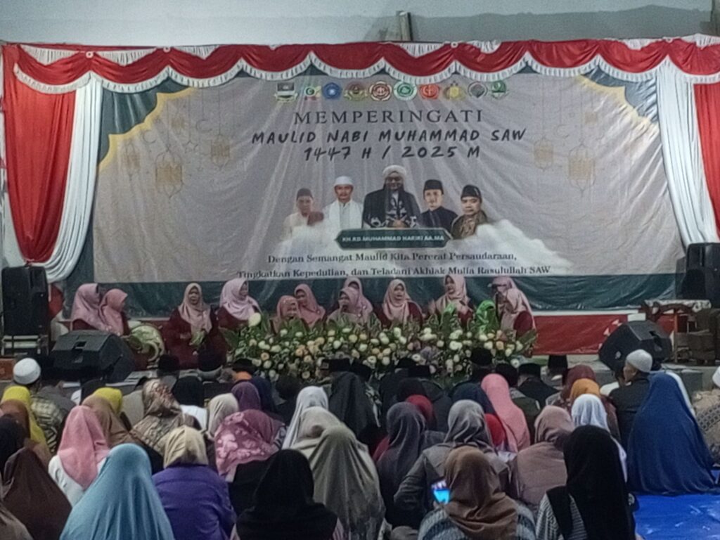 Maulid Nabi Pererat Silaturahmi Antara Pemerintah desa Cimareme Dengan Warga img 20250921 204806 1108388684423961139158.jpg