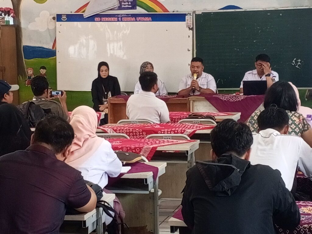 "Cegah Masalah admistrasi masa depan, KBB Lakukan validasi dokumen Siswa secara menyeluruh " img 20251126 092815 8173822101252198832496.jpg