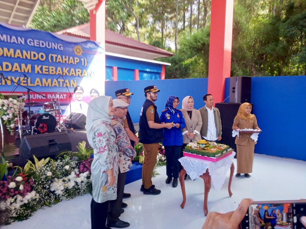 Bupati Jeje Richi Ismail Resmikan Mako Damkar KBB, perkuat Layanan Penyelamatan dan Kesiapsiagaan Daerah Bandung Barat 17675880556283319194677747888398.jpg
