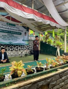 17691388684681407780136387671584 228x300