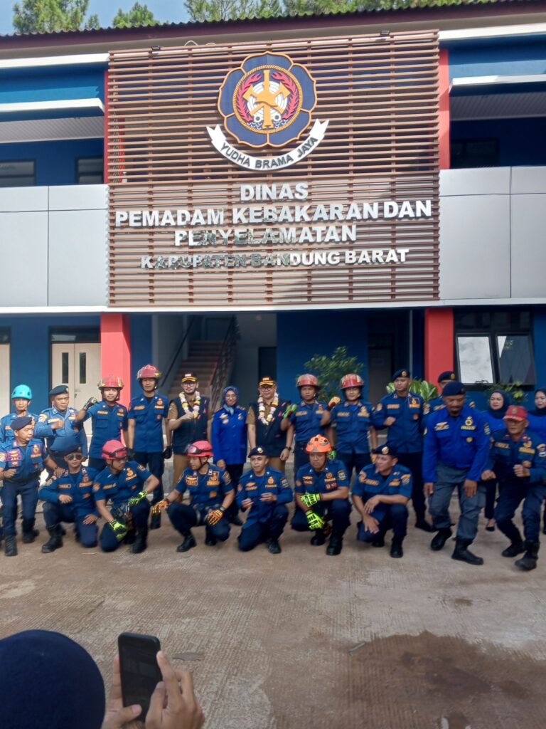Bupati Jeje Richi Ismail Resmikan Mako Damkar KBB, perkuat Layanan Penyelamatan dan Kesiapsiagaan Daerah Bandung Barat img 20260105 081613 9825985869432547849538.jpg