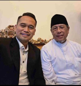 17713273768045036686620015645551 284x300